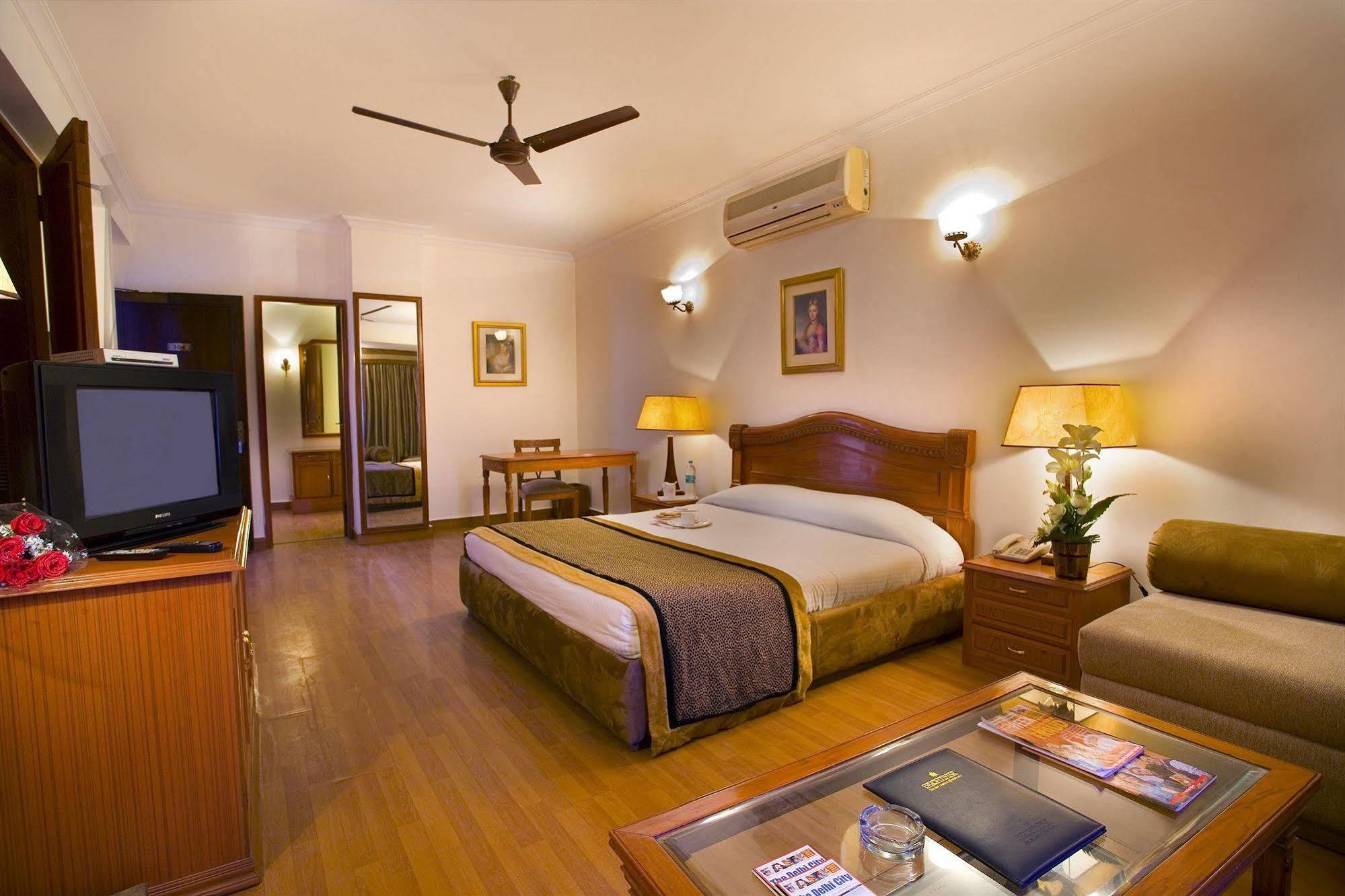 The Bmk Hotel New Delhi Luaran gambar